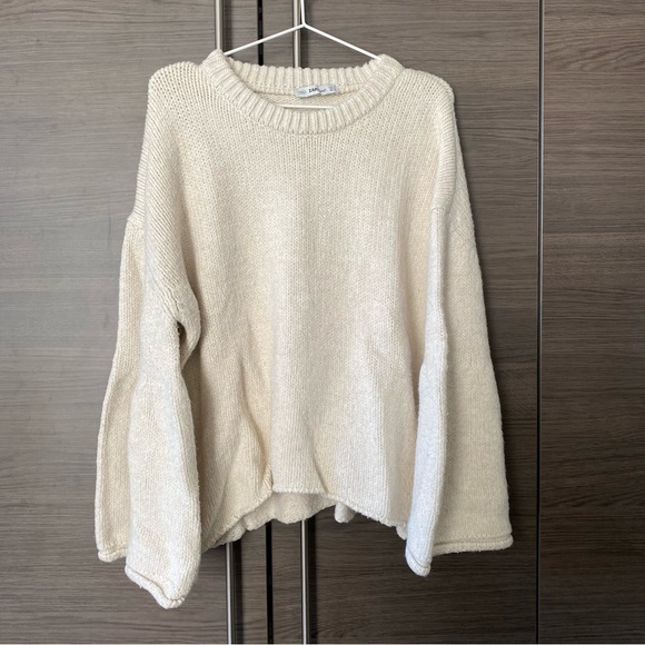 Zara White Bell Sleeve Sweater - Picture 1 of 3
